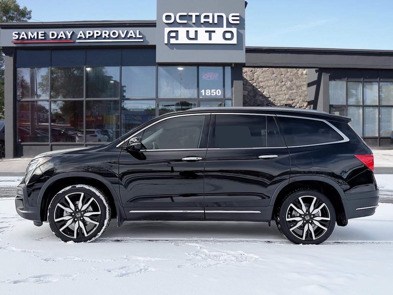 2022 Honda Pilot Touring 8-Passenger AWD Photo2