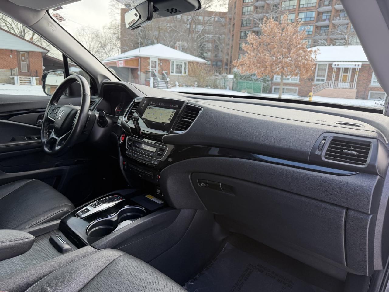 2022 Honda Pilot Touring 8-Passenger AWD - Photo #13