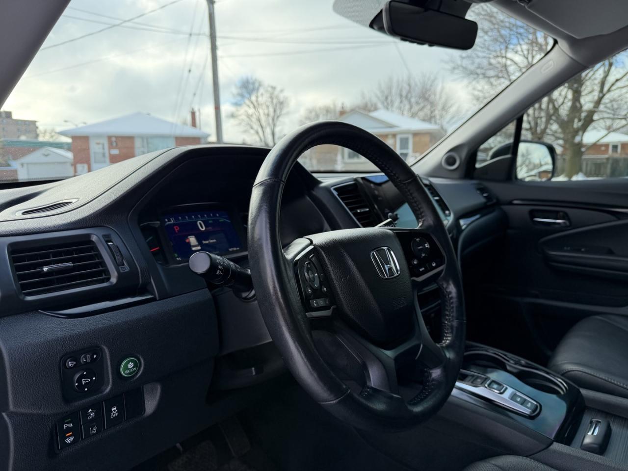 2022 Honda Pilot Touring 8-Passenger AWD - Photo #18