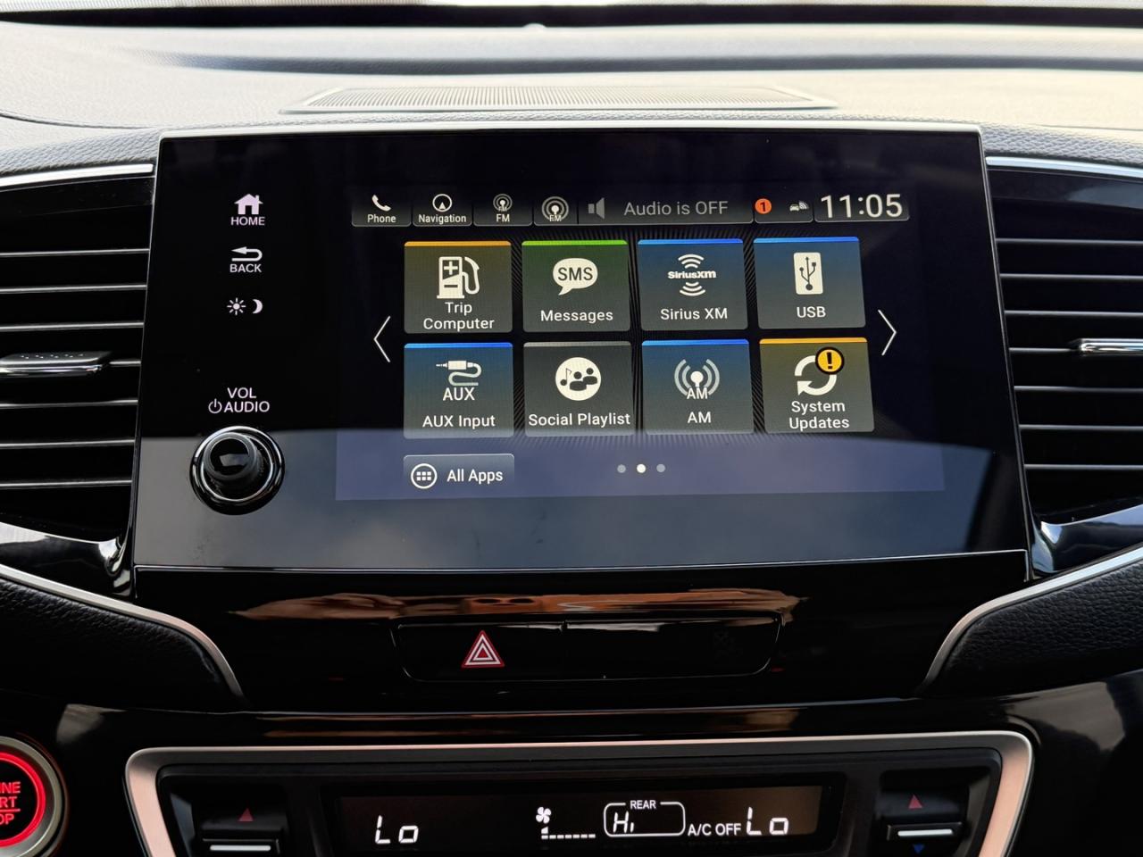 2022 Honda Pilot Touring 8-Passenger AWD - Photo #21