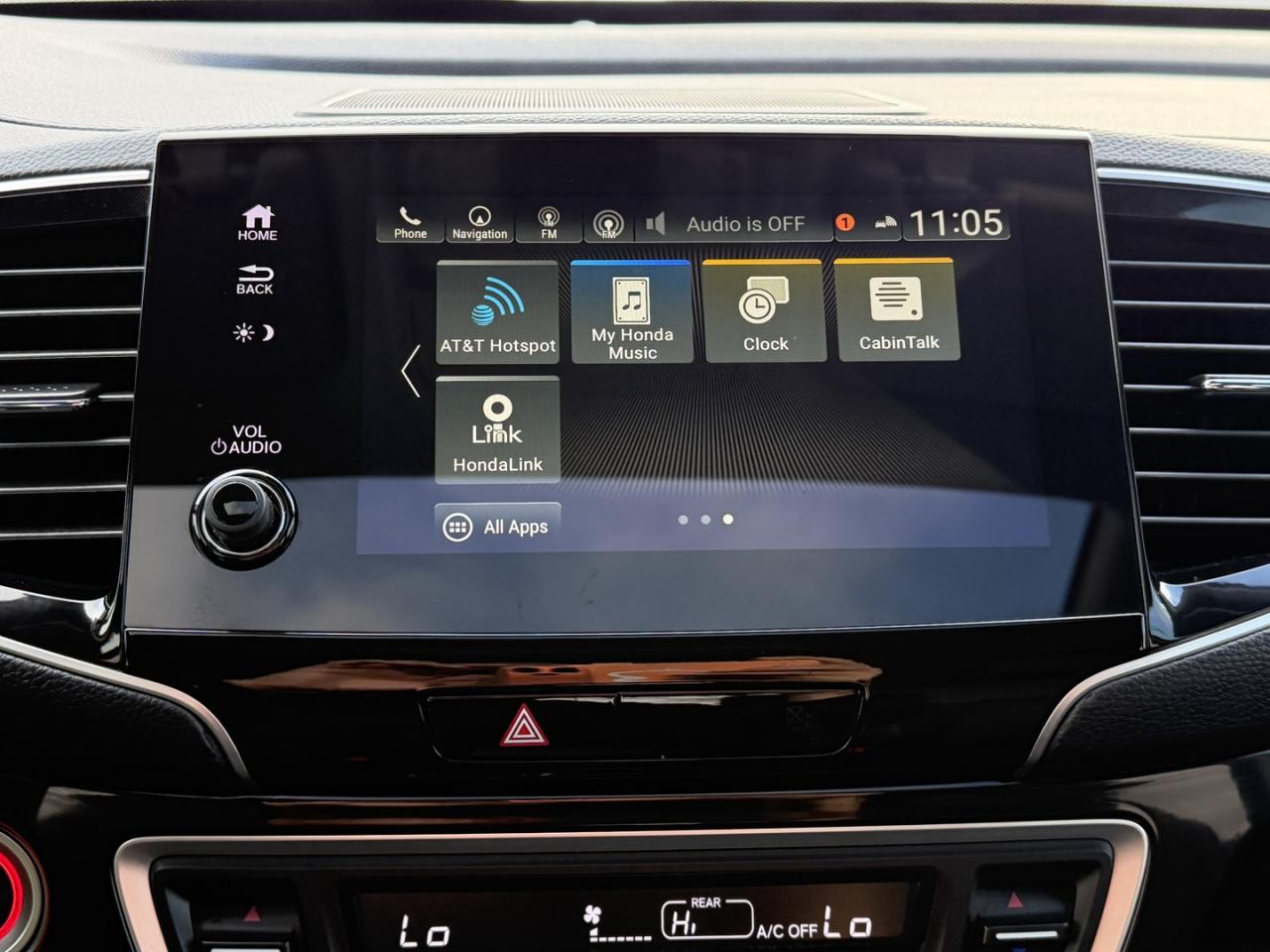 2022 Honda Pilot Touring 8-Passenger AWD - Photo #20