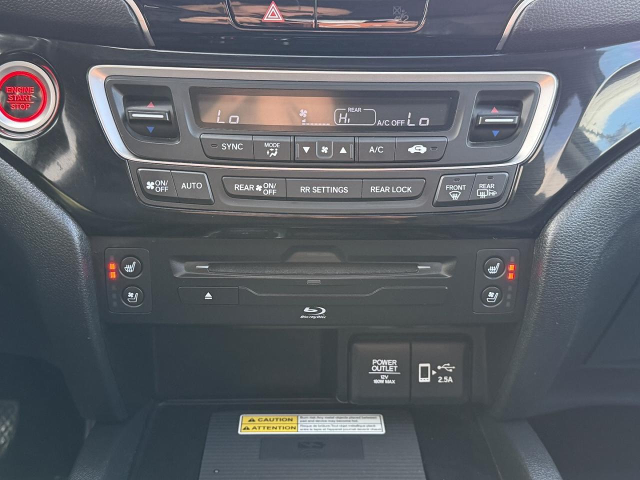 2022 Honda Pilot Touring 8-Passenger AWD - Photo #25