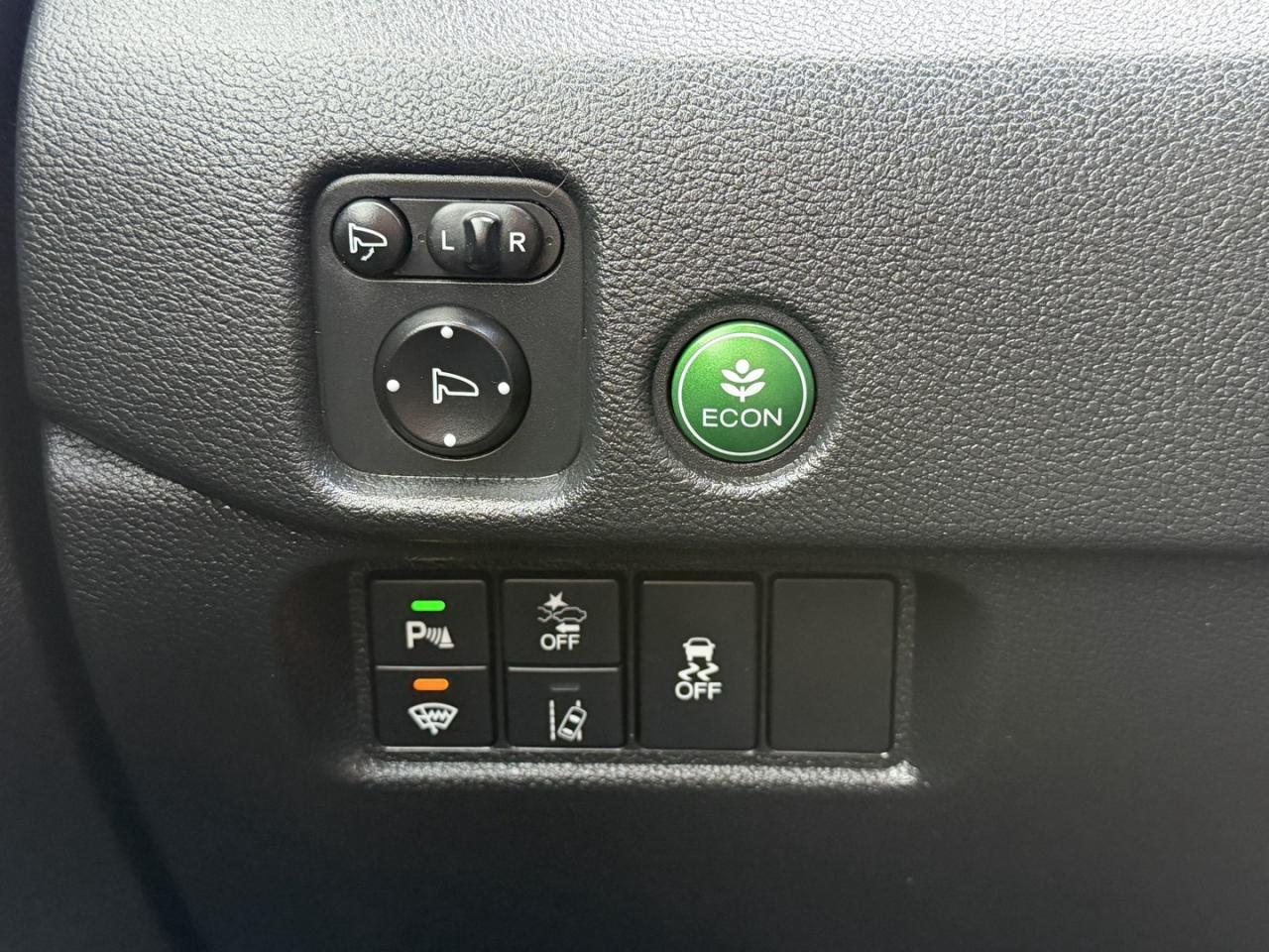 2022 Honda Pilot Touring 8-Passenger AWD - Photo #29