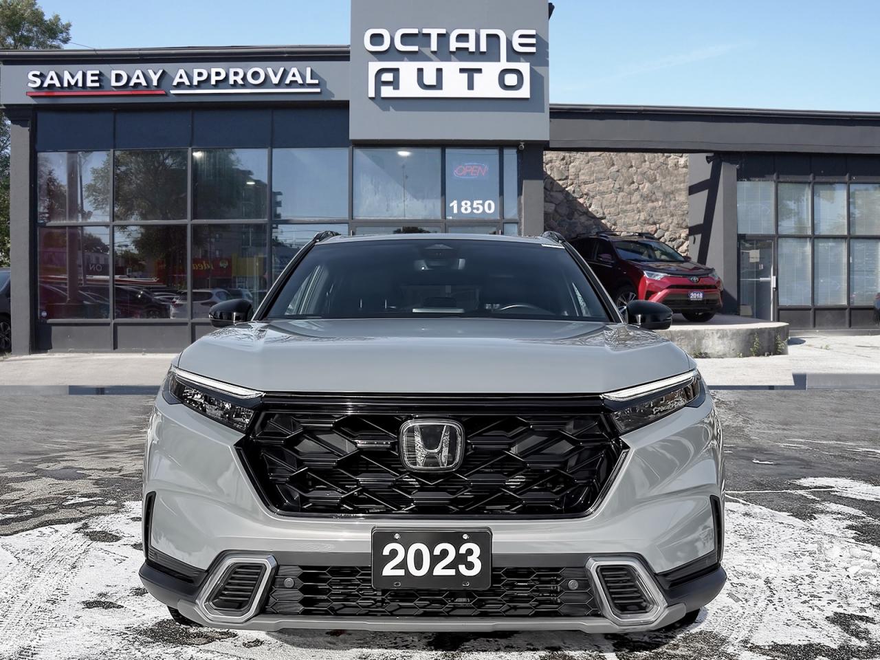 2023 Honda CR-V Hybrid Touring - Photo #2