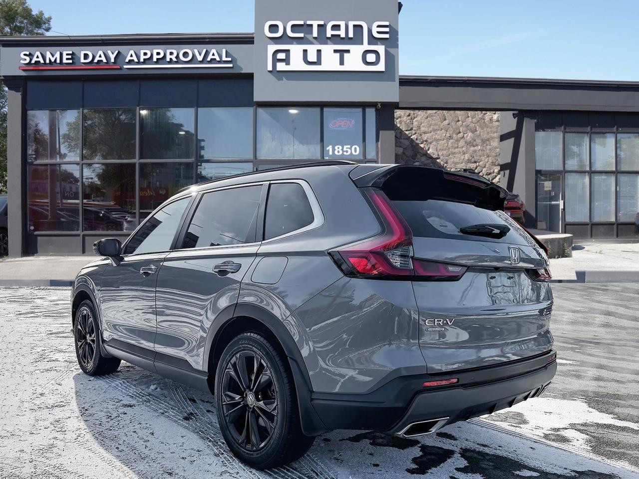 2023 Honda CR-V Hybrid Touring - Photo #4