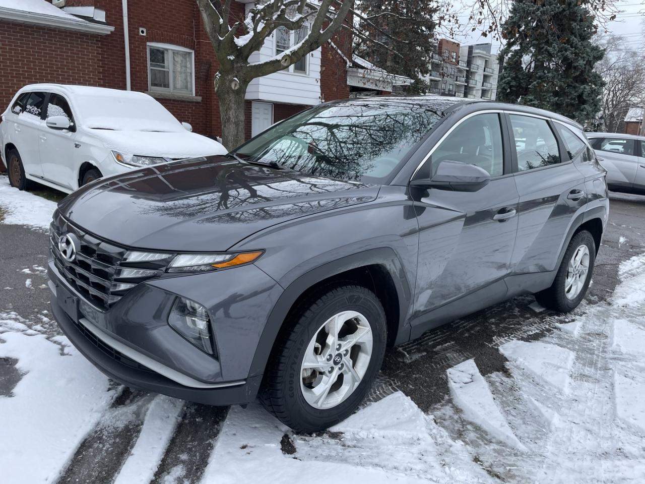 2023 Hyundai Tucson Essential AWD *One Owner / Clean Carfax - Photo #1