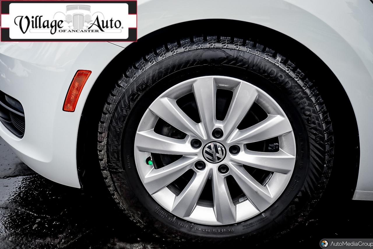 2014 Volkswagen Beetle 2dr Conv 1.8L TSI Auto Comfortline - Photo #11