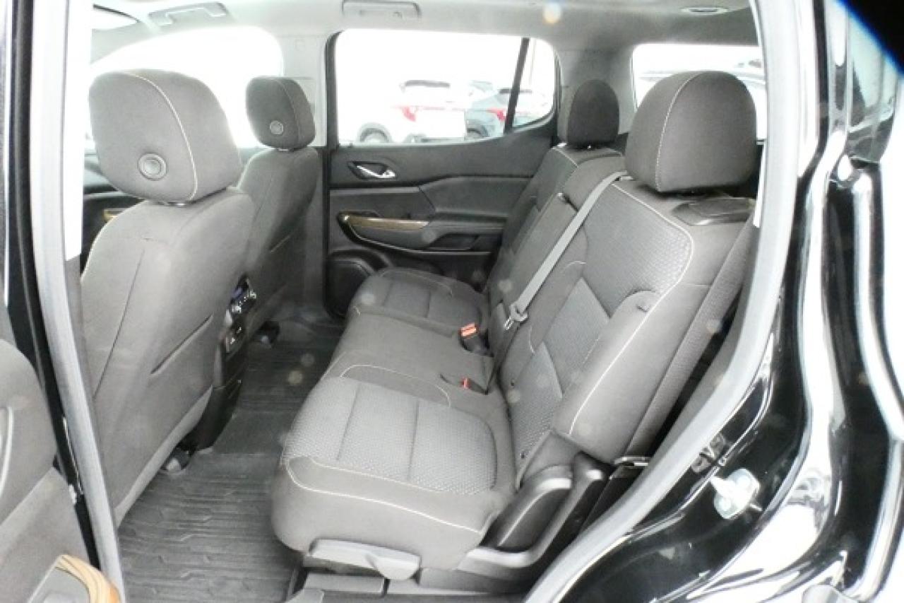 2023 GMC Acadia SLE AWD w/Htd clth, S/R, NAV, BUC - Photo #10