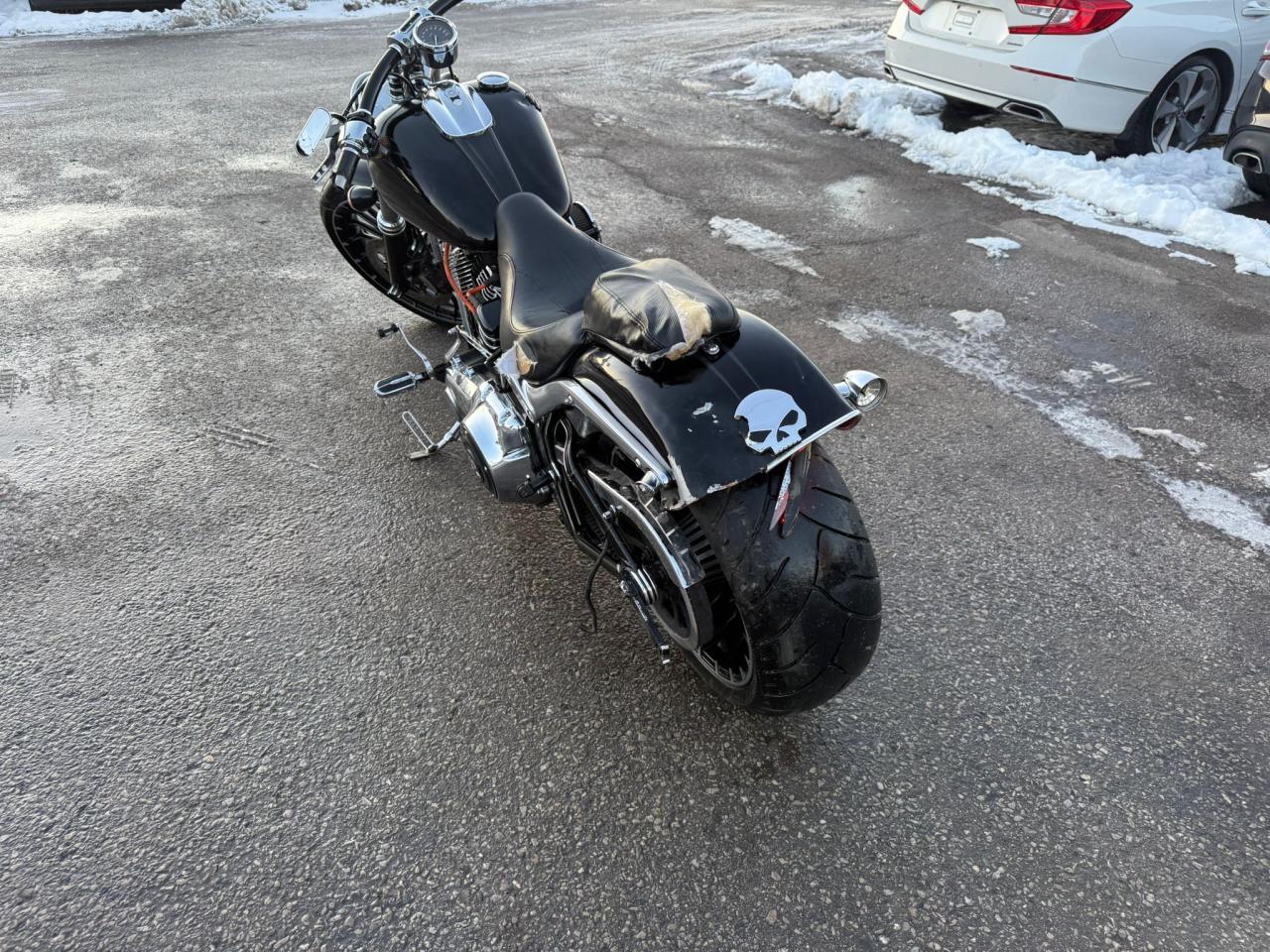 2017 Harley-Davidson Breakout  Photo2