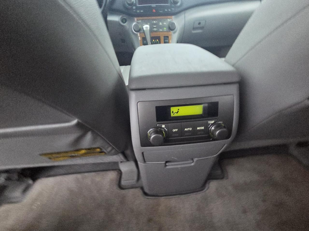 2008 Toyota Highlander Hybrid LIMITED, LOADED, HYBRID, 7 PASSENGER, CERTIFIED - Photo #12