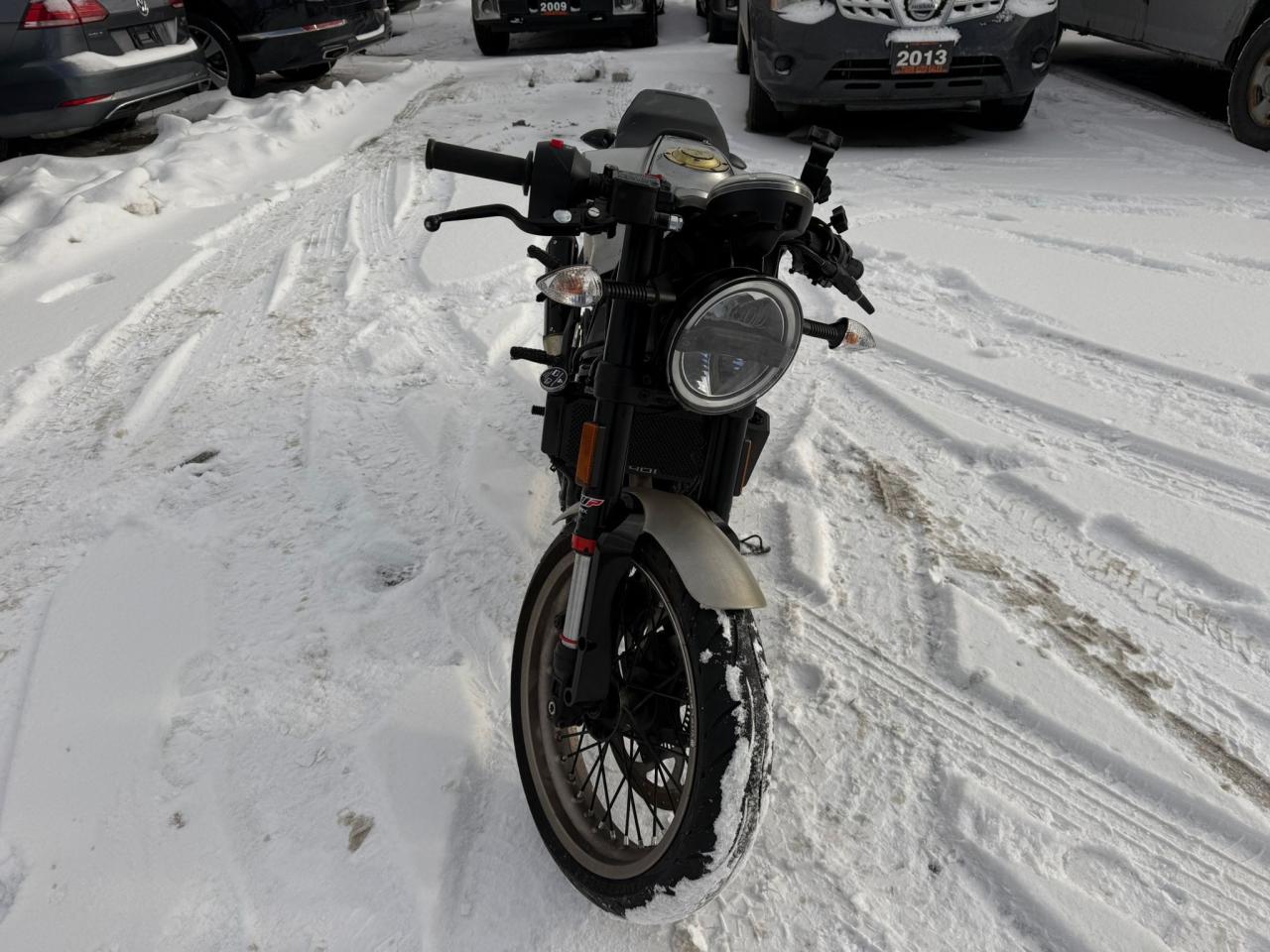 2022 HUSQVARNA TE300i VITPILEN 401, THEFT RECOVERY, LOW KMS, AS IS Photo3