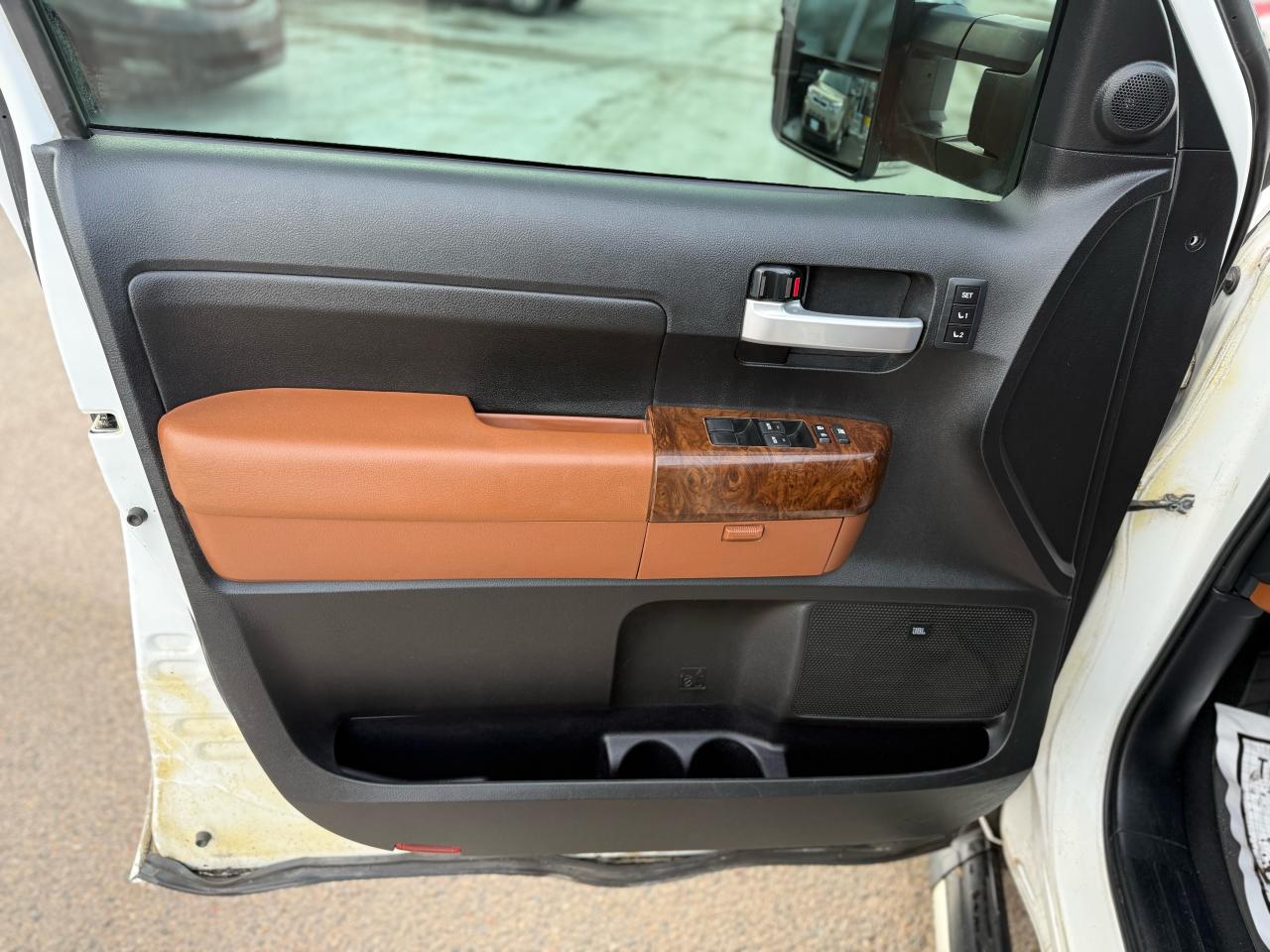 2013 Toyota Tundra Platinum *** LOOKS BRAND NEW! *** Near perfect - Photo #7