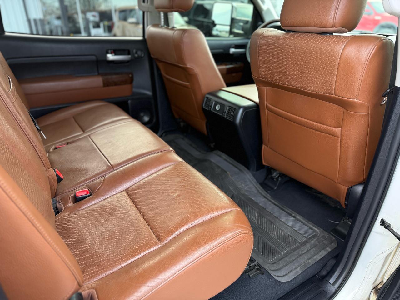 2013 Toyota Tundra Platinum *** LOOKS BRAND NEW! *** Near perfect - Photo #11