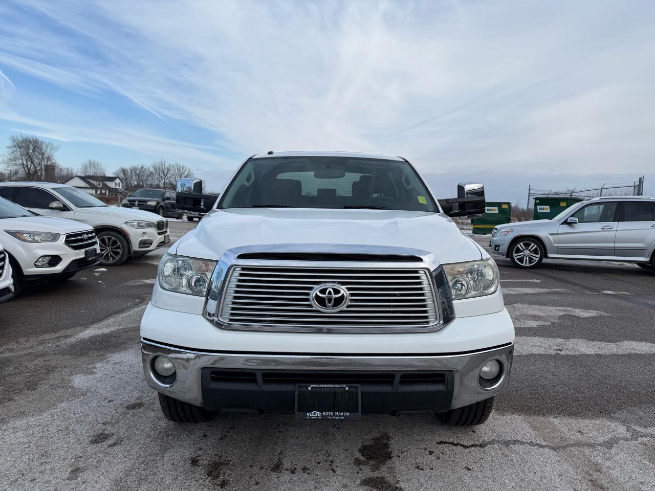 2013 Toyota Tundra Platinum *** LOOKS BRAND NEW! *** Near perfect - Photo #2