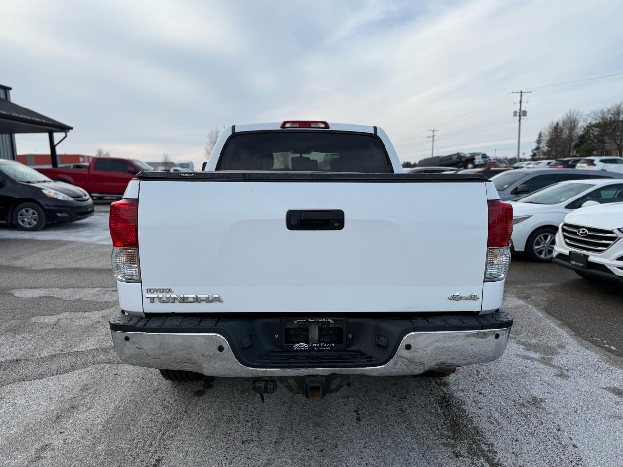 2013 Toyota Tundra Platinum *** LOOKS BRAND NEW! *** Near perfect - Photo #6