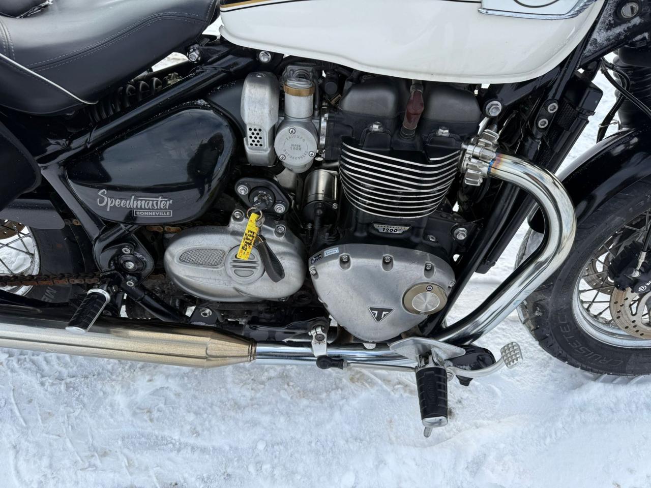 2022 Triumph Bonneville SPEEDMASTER, BOBBER, 1200, LIGHT DAMAGE, AS IS - Photo #6