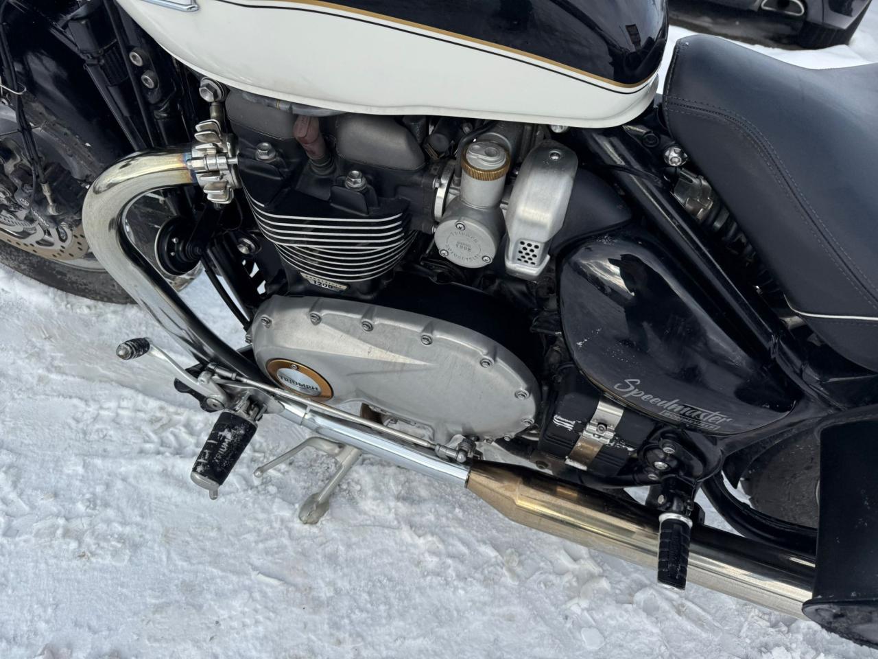 2022 Triumph Bonneville SPEEDMASTER, BOBBER, 1200, LIGHT DAMAGE, AS IS - Photo #9