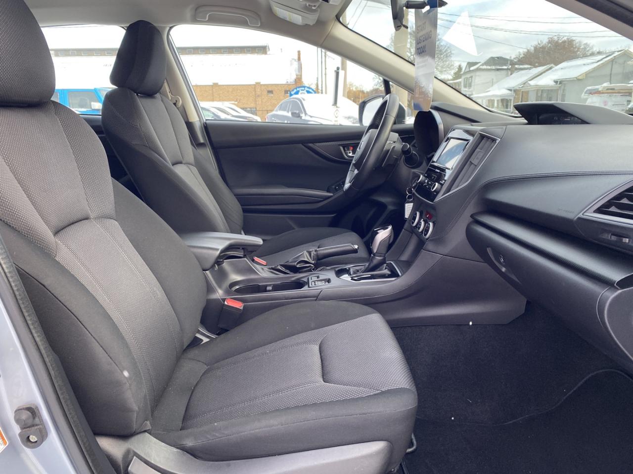 2017 Subaru Impreza 2.0i Premium CVT 5-Door Photo