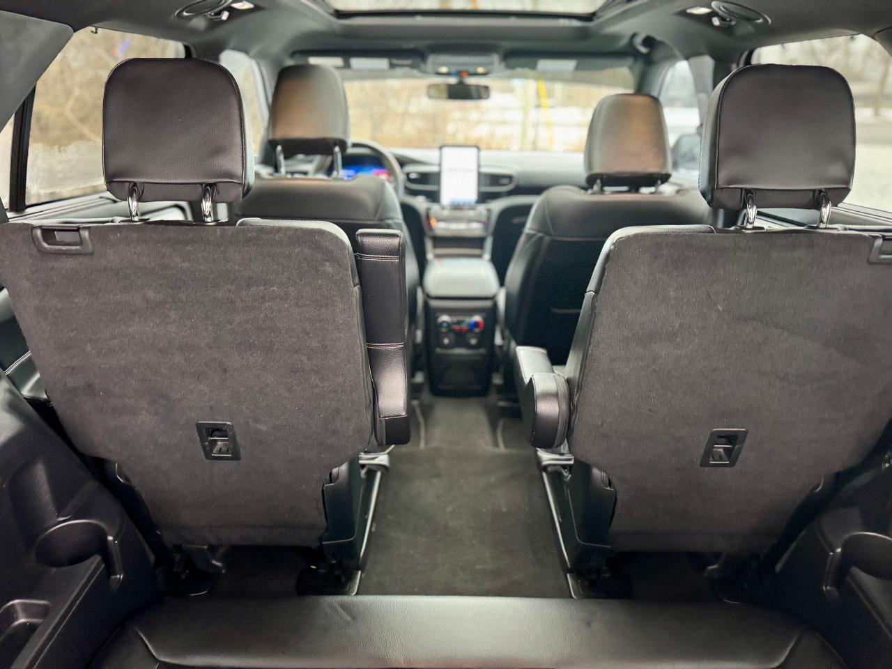 2022 Ford Explorer ST 4WD Clean Carfax | Panoramic Roof | 7 Passenger - Photo #9