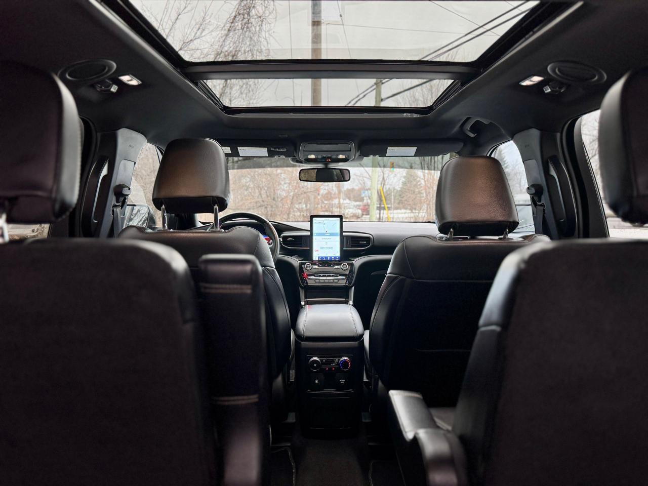 2022 Ford Explorer ST 4WD Clean Carfax | Panoramic Roof | 7 Passenger - Photo #10