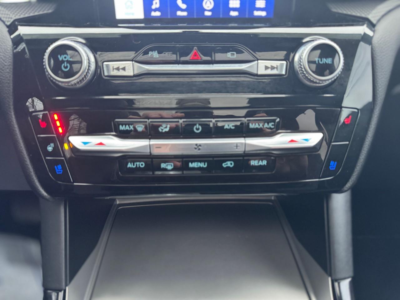 2022 Ford Explorer ST 4WD Clean Carfax | Panoramic Roof | 7 Passenger - Photo #17