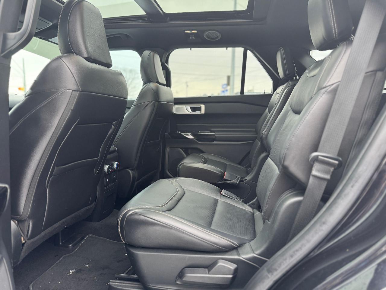 2022 Ford Explorer ST 4WD Clean Carfax | Panoramic Roof | 7 Passenger - Photo #20