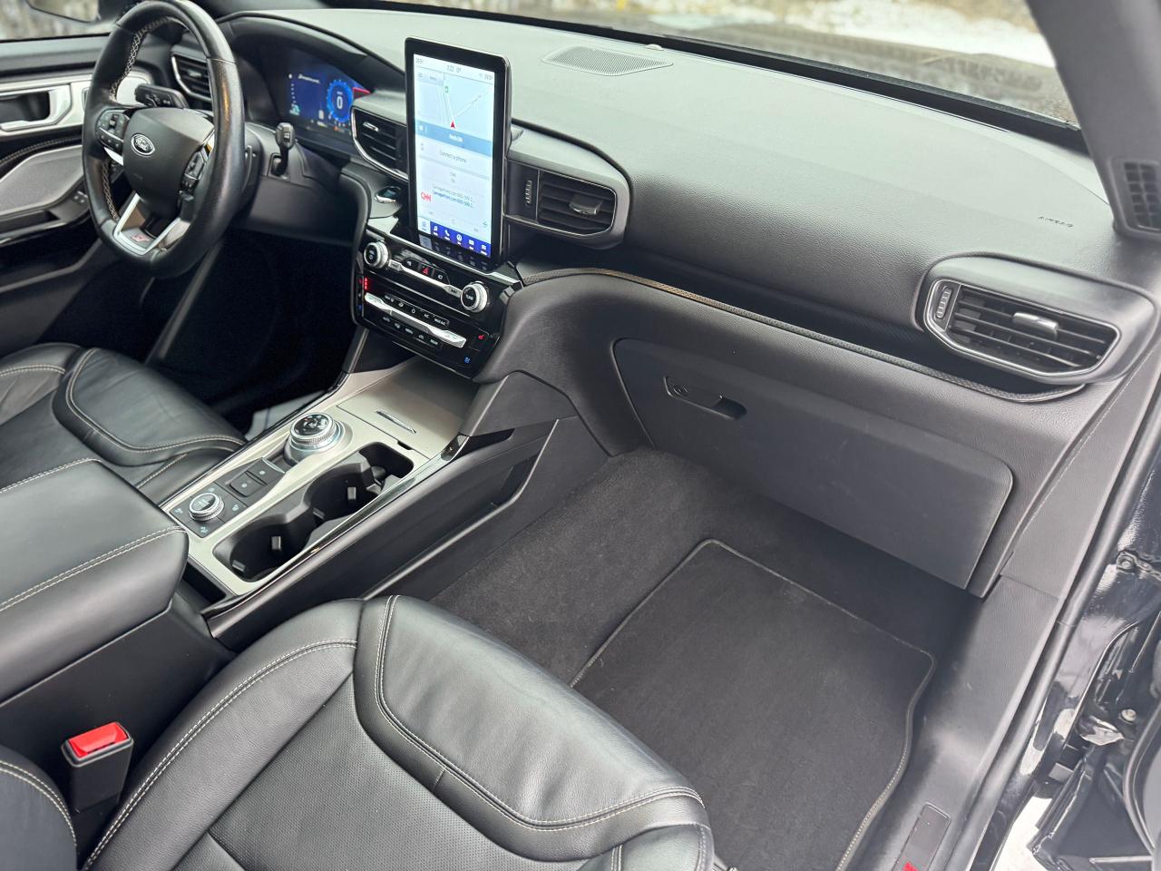 2022 Ford Explorer ST 4WD Clean Carfax | Panoramic Roof | 7 Passenger - Photo #23