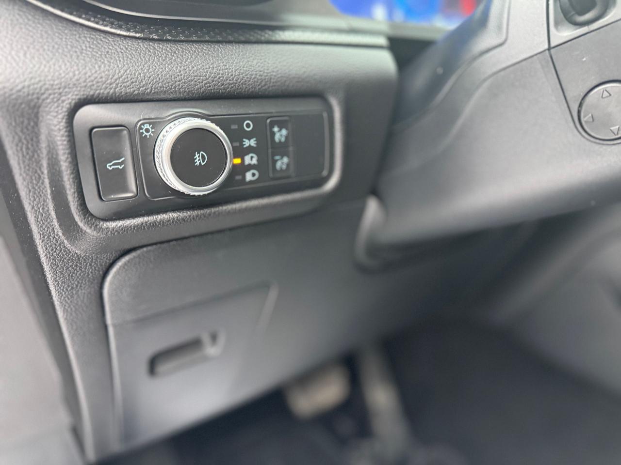 2022 Ford Explorer ST 4WD Clean Carfax | Panoramic Roof | 7 Passenger - Photo #28