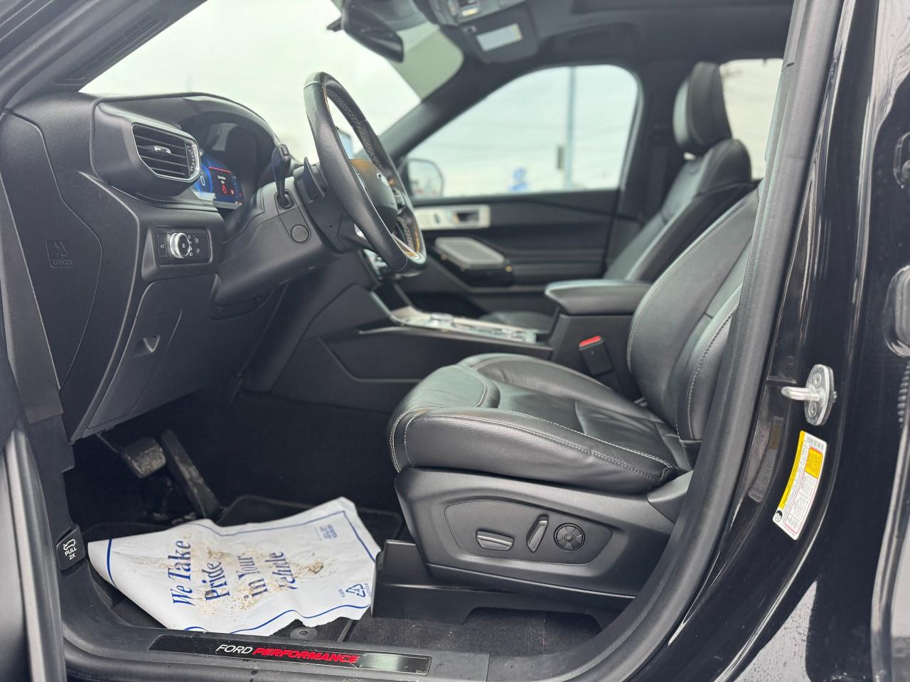 2022 Ford Explorer ST 4WD Clean Carfax | Panoramic Roof | 7 Passenger - Photo #29