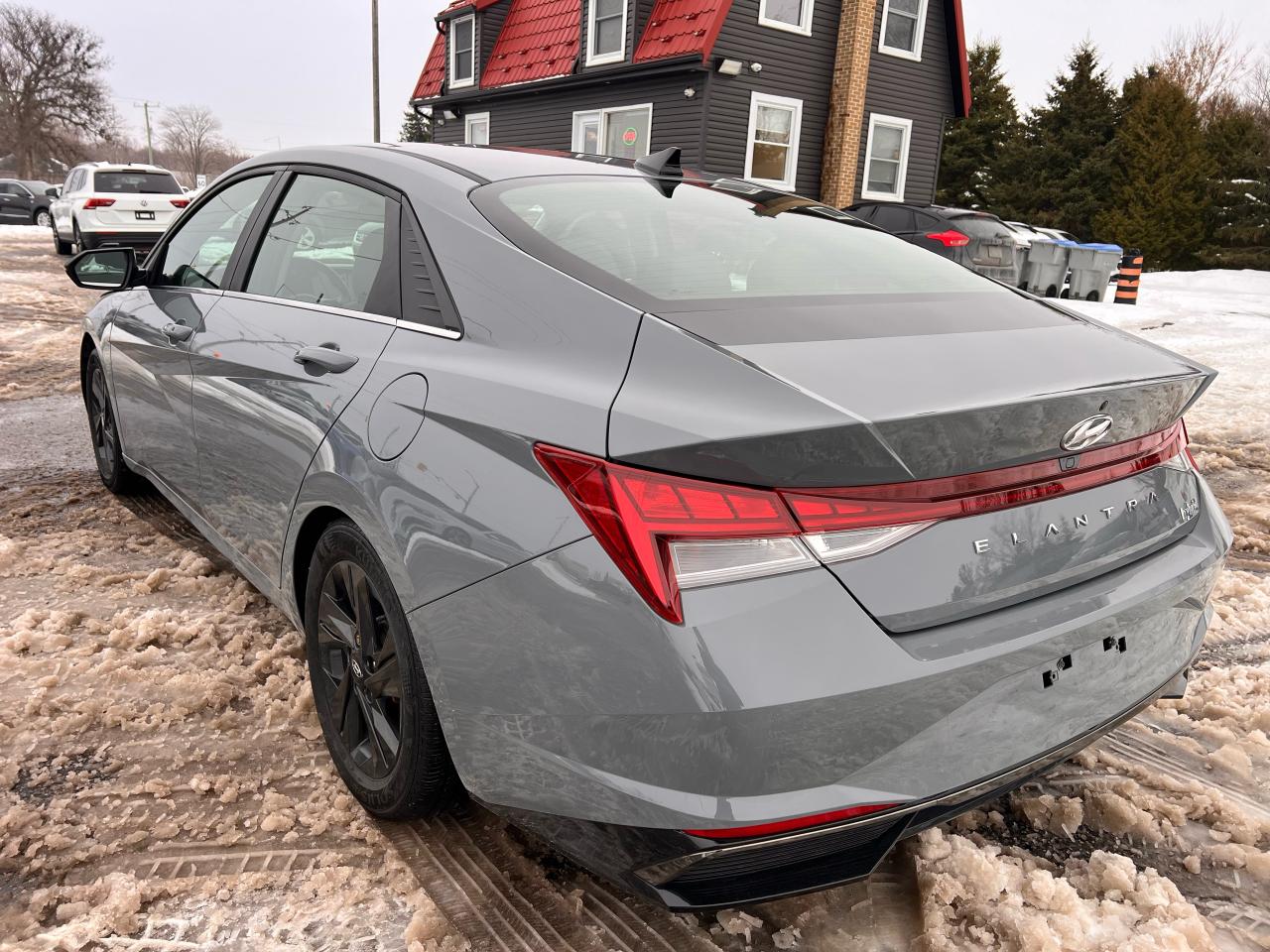 2022 Hyundai Elantra Ultimate Hybrid Photo4