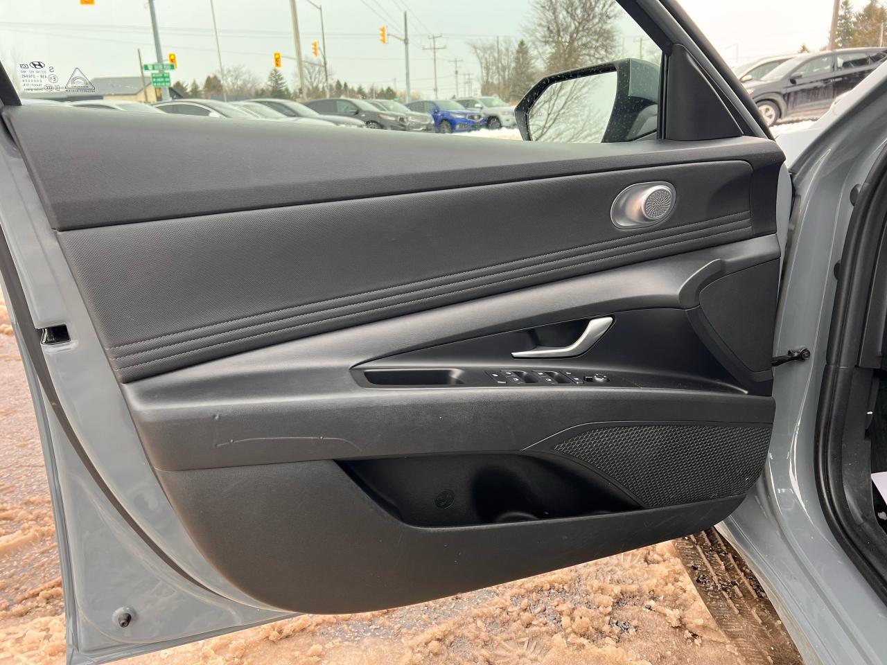 2022 Hyundai Elantra Ultimate Hybrid Photo