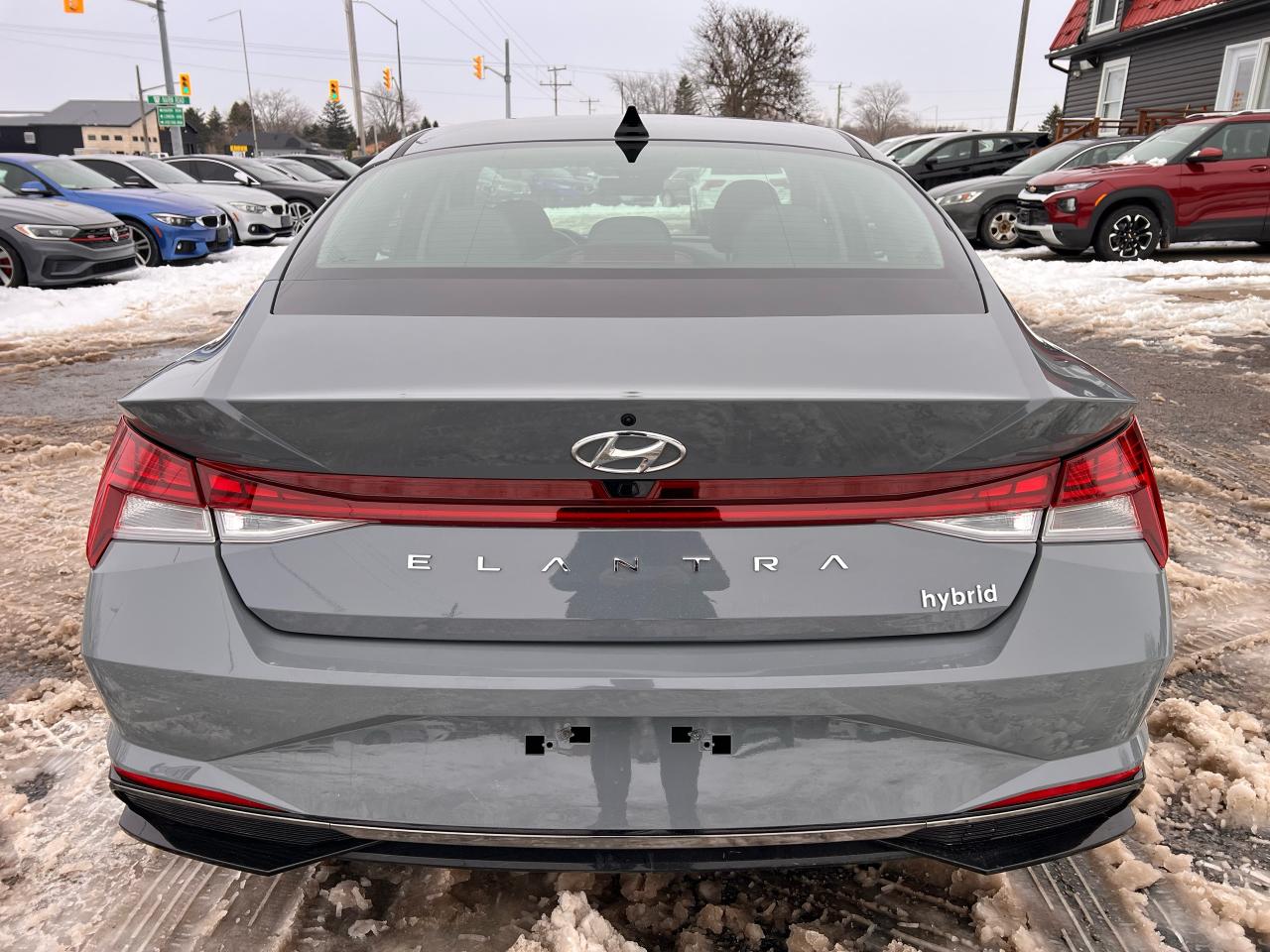 2022 Hyundai Elantra Ultimate Hybrid Photo3