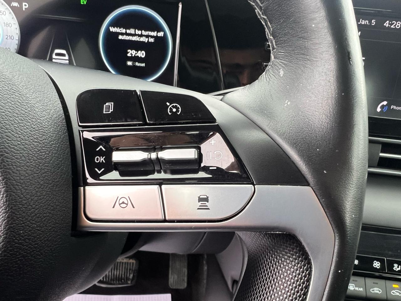 2022 Hyundai Elantra Ultimate Hybrid Photo