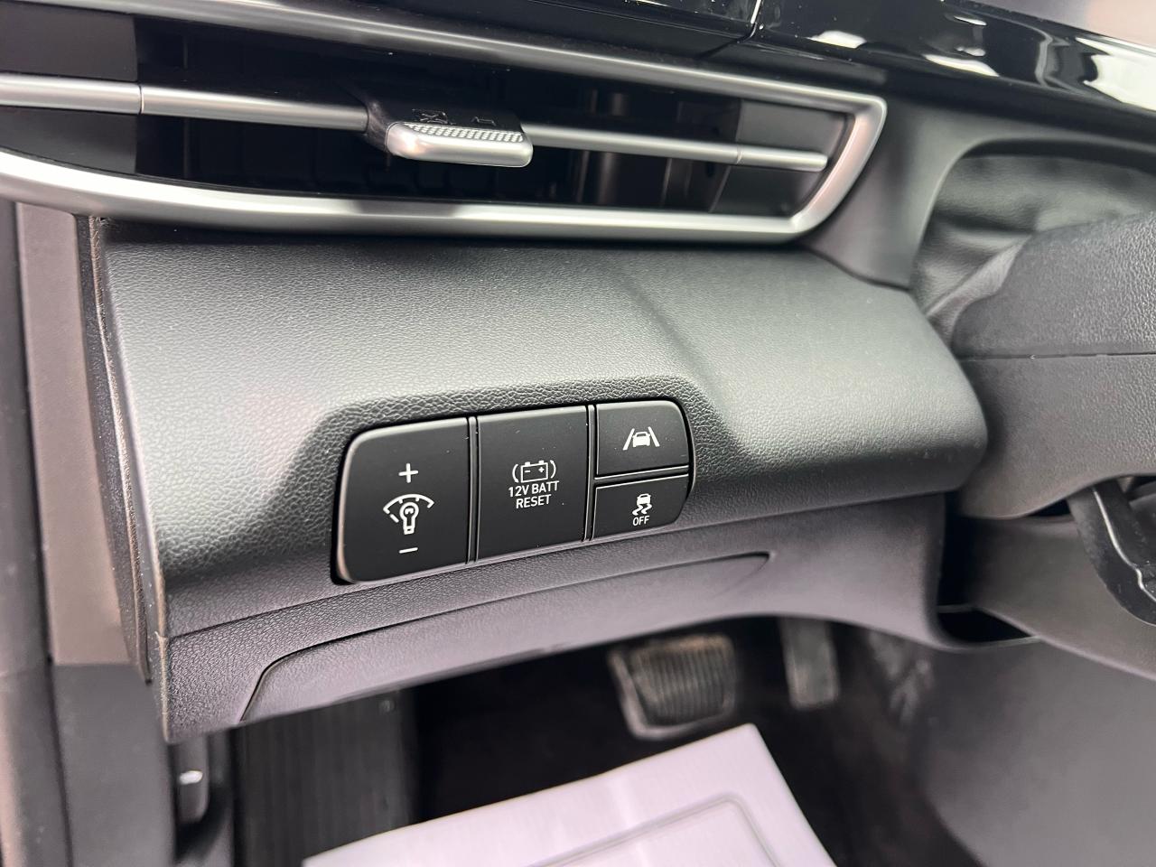 2022 Hyundai Elantra Ultimate Hybrid Photo