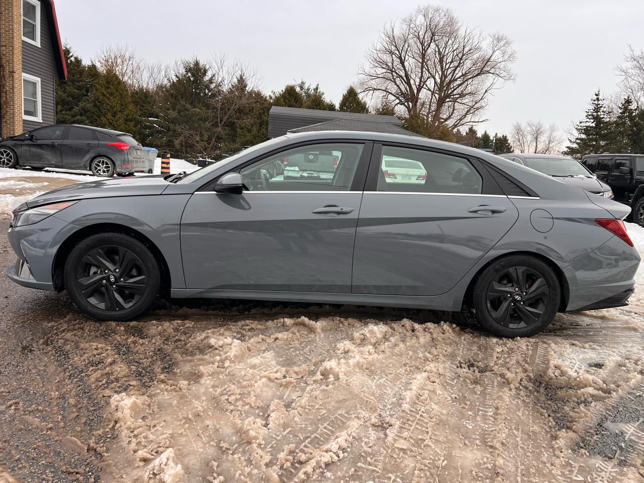 2022 Hyundai Elantra Ultimate Hybrid Photo