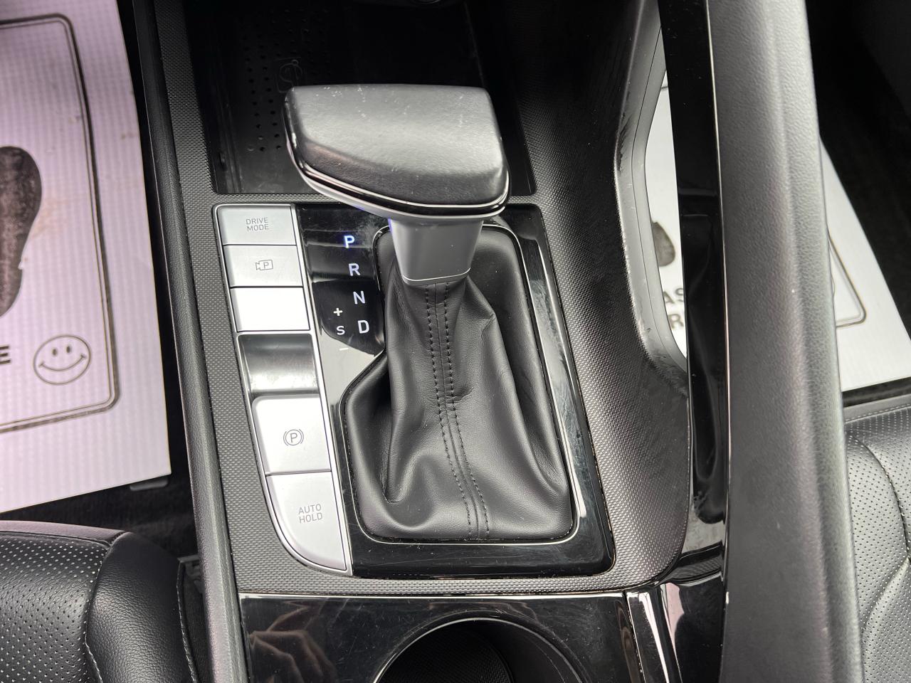 2022 Hyundai Elantra Ultimate Hybrid Photo