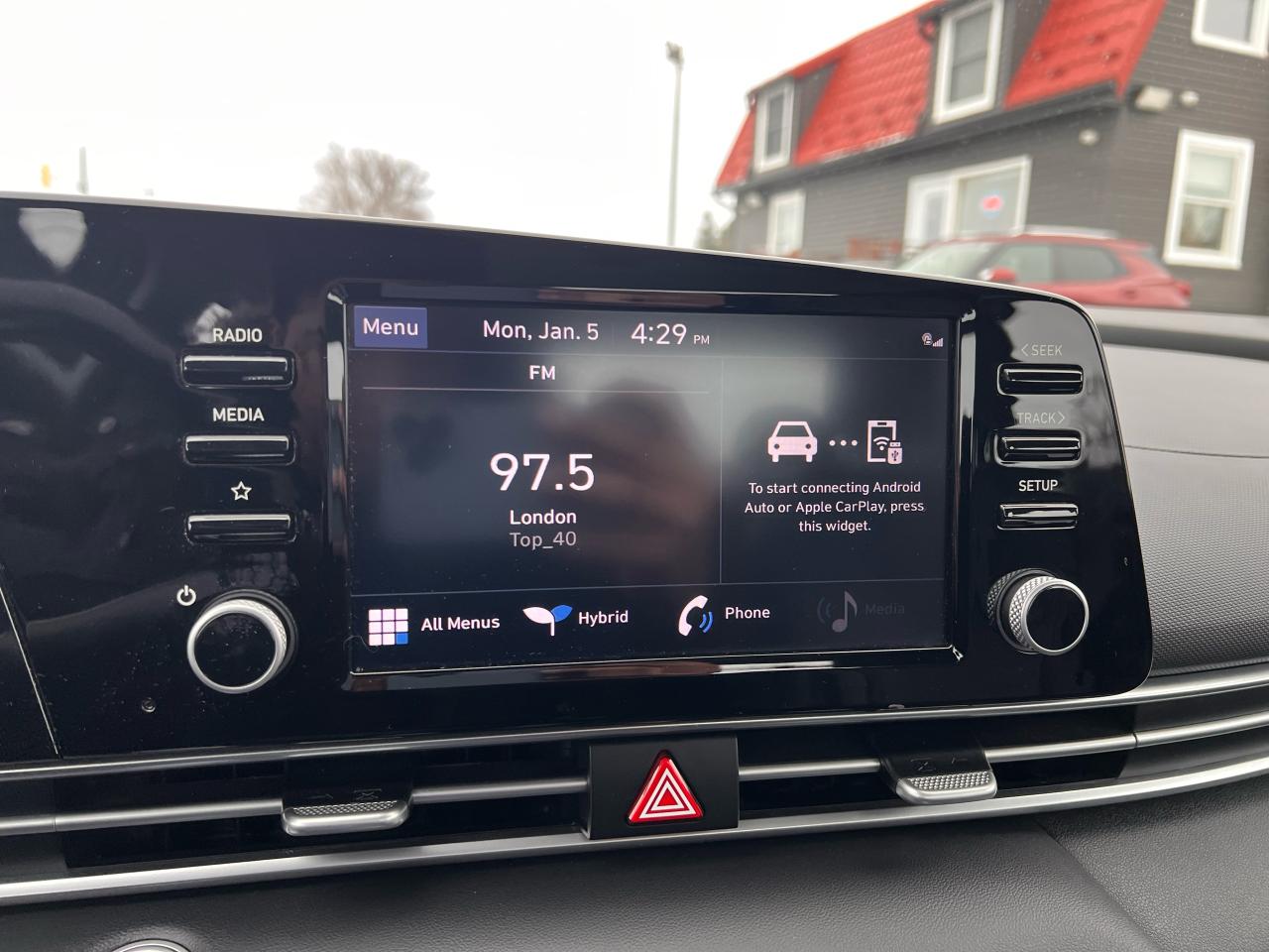 2022 Hyundai Elantra Ultimate Hybrid Photo