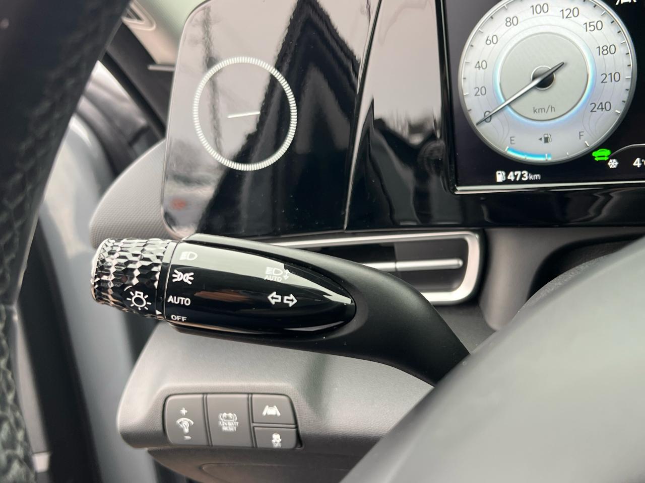 2022 Hyundai Elantra Ultimate Hybrid Photo