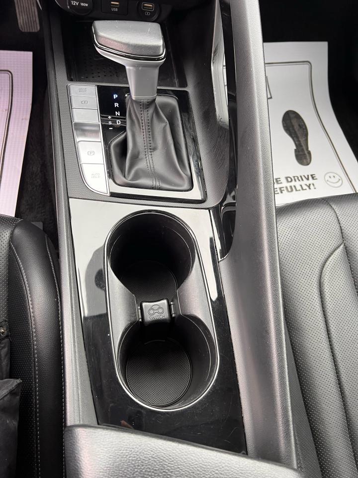 2022 Hyundai Elantra Ultimate Hybrid Photo