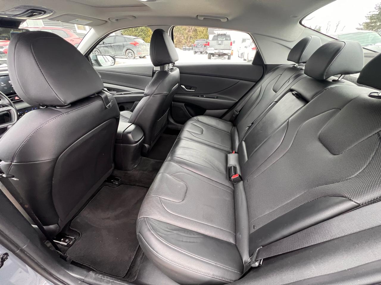 2022 Hyundai Elantra Ultimate Hybrid Photo