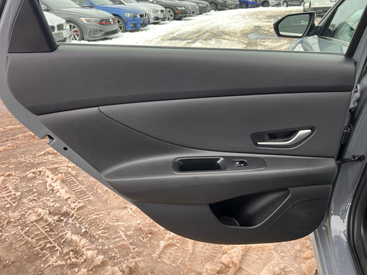 2022 Hyundai Elantra Ultimate Hybrid Photo