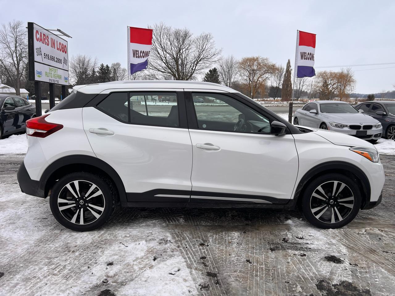 2018 Nissan Kicks SR Photo2