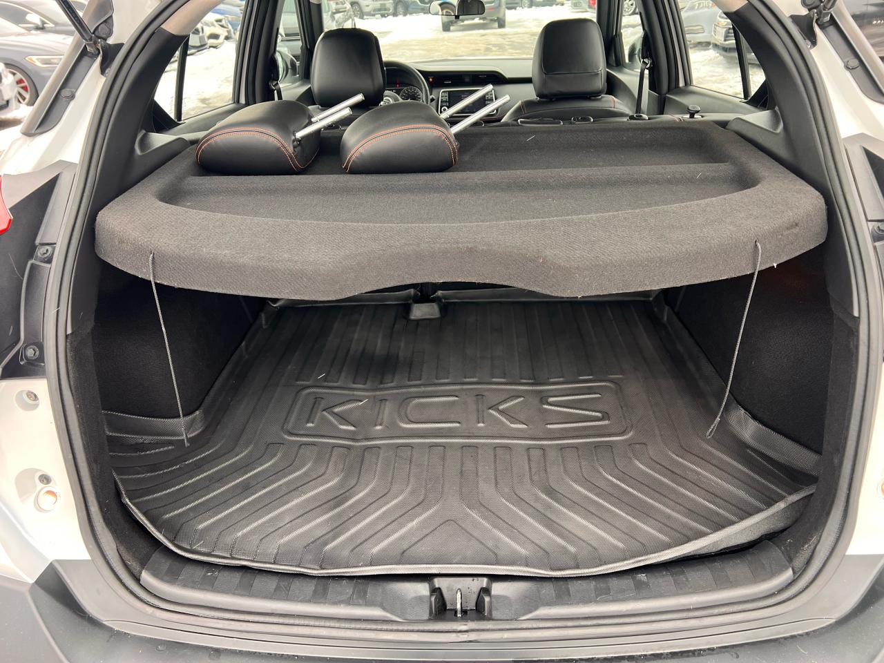 2018 Nissan Kicks SR Photo44