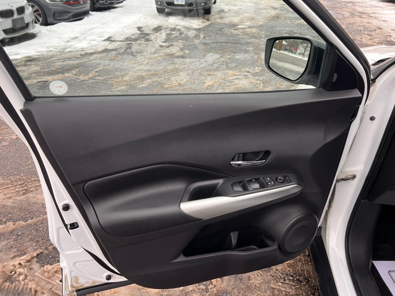 2018 Nissan Kicks SR Photo45