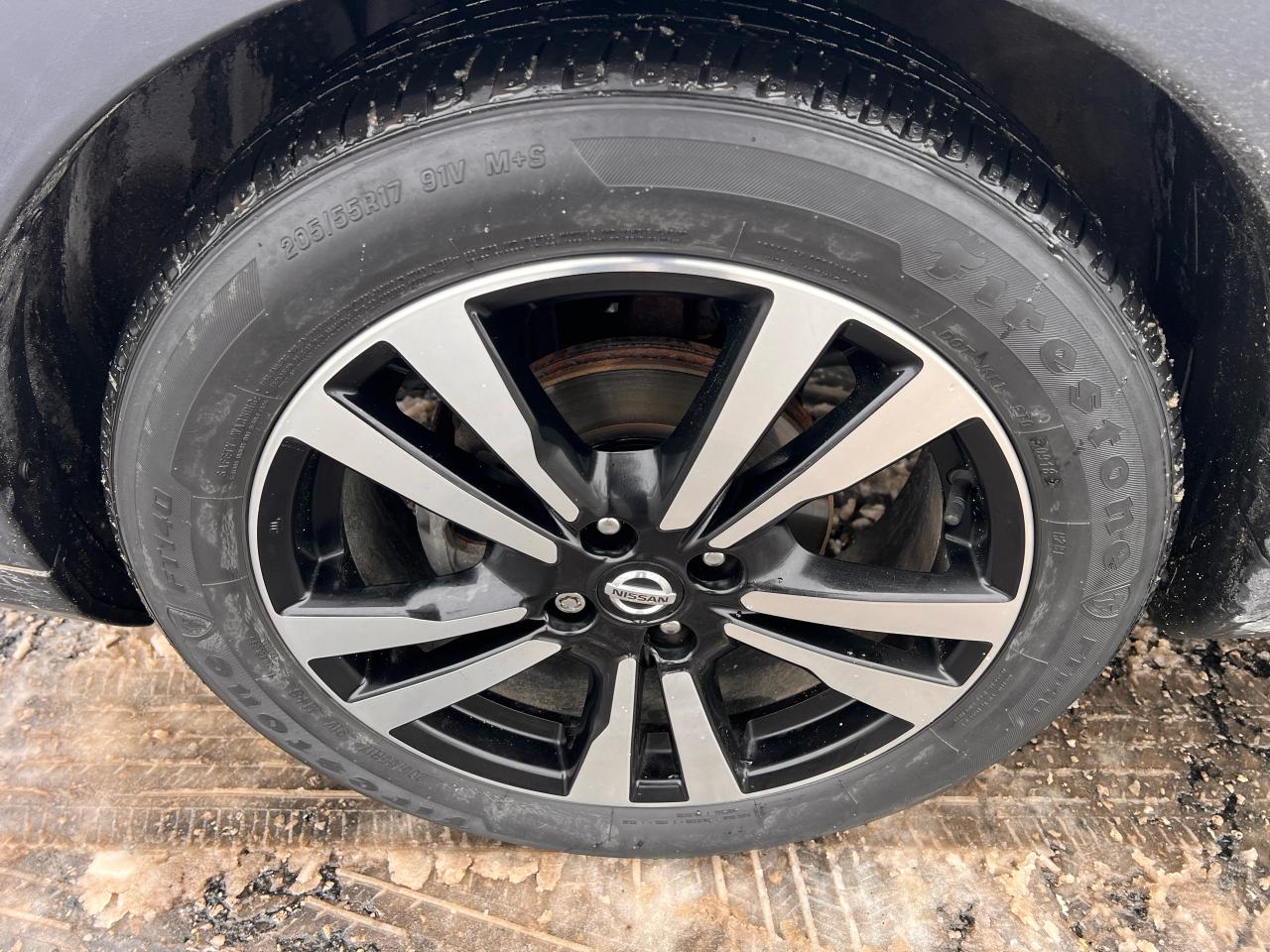 2018 Nissan Kicks SR Photo