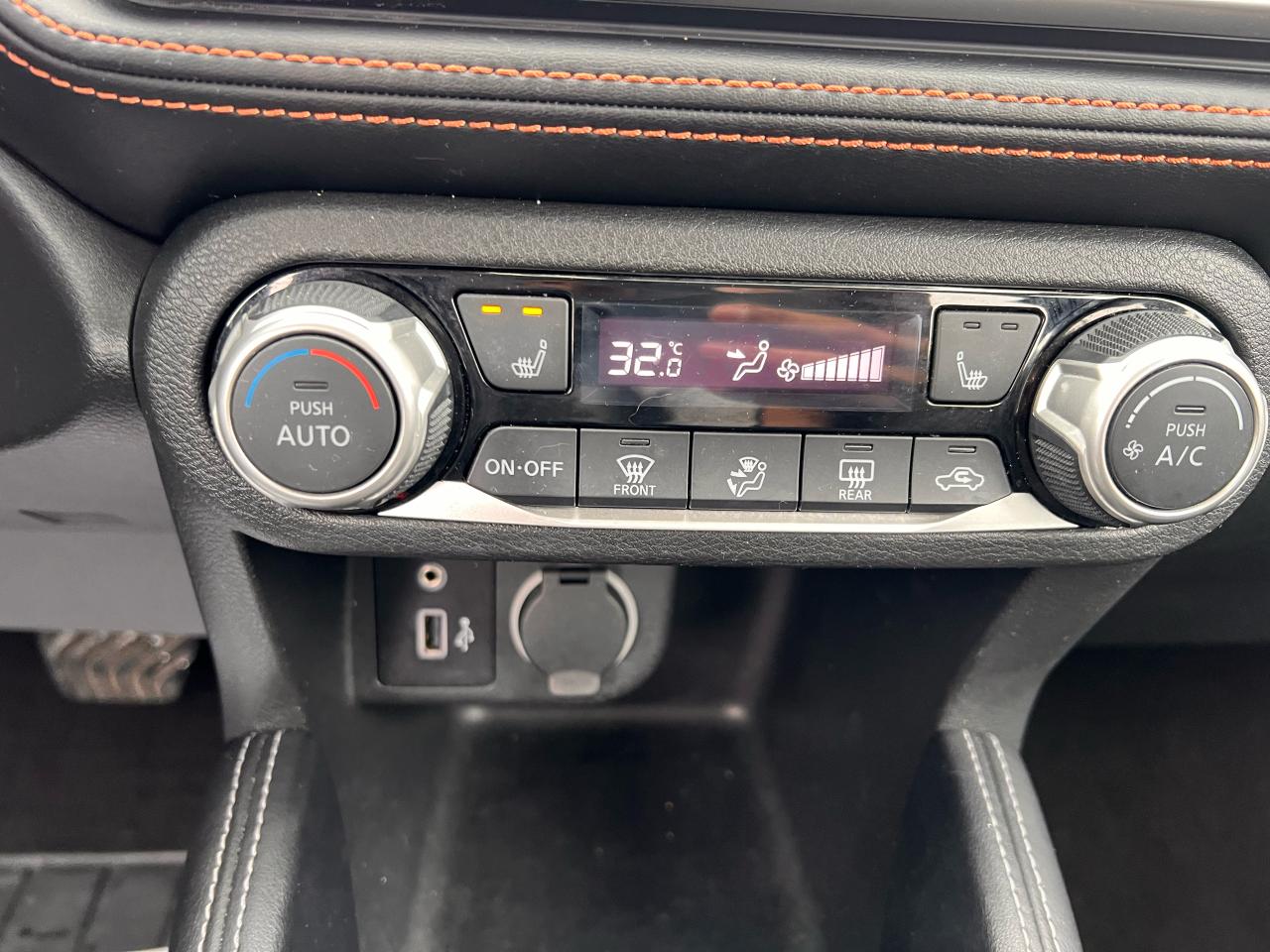 2018 Nissan Kicks SR Photo