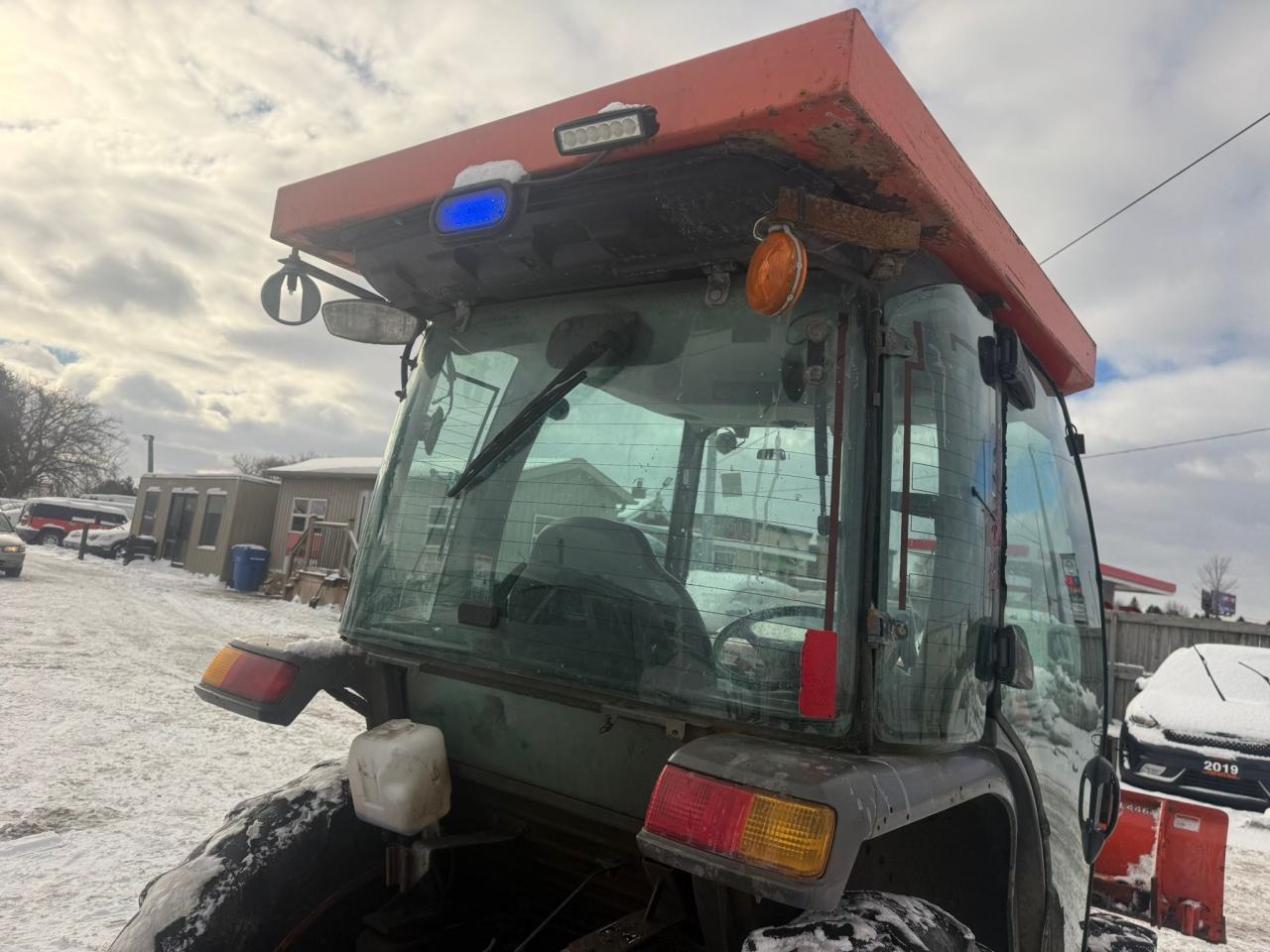 2015 KUBOTA L5740 L4060, PLOW AND SALTER, HST, 1500HRS, TRACTOR - Photo #12