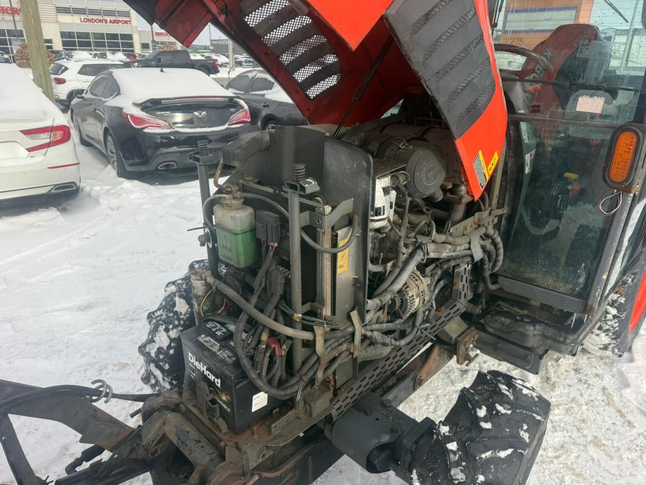 2015 KUBOTA L5740 L4060, PLOW AND SALTER, HST, 1500HRS, TRACTOR - Photo #15