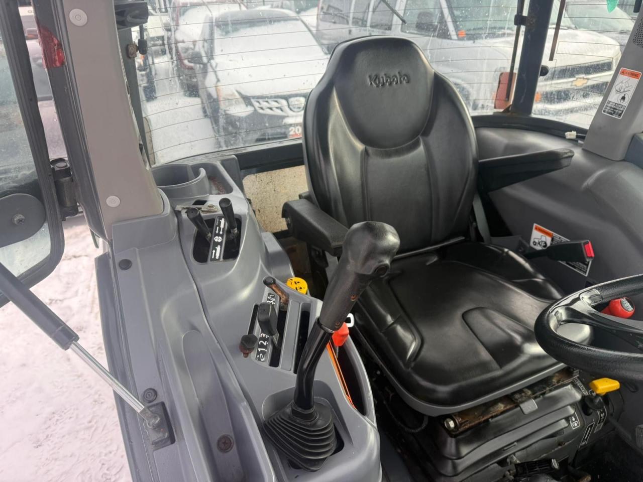 2015 KUBOTA L5740 L4060, PLOW AND SALTER, HST, 1500HRS, TRACTOR - Photo #20