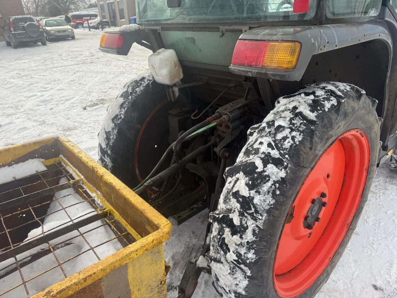 2015 KUBOTA L5740 L4060, PLOW AND SALTER, HST, 1500HRS, TRACTOR - Photo #26